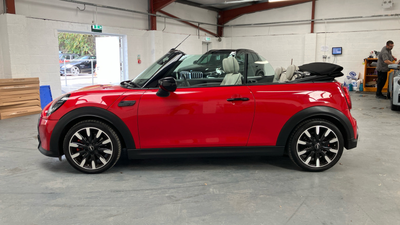 MINI Convertible 2.0 Cooper S Exclusive 2dr Auto [Comfort Pack] Petrol Convertible